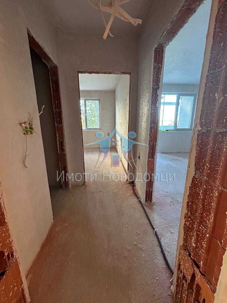 Продава се Двустаен апартамент в Шумен, Пазара - 60 кв.м за 1190 €/кв.м - Снимка #2