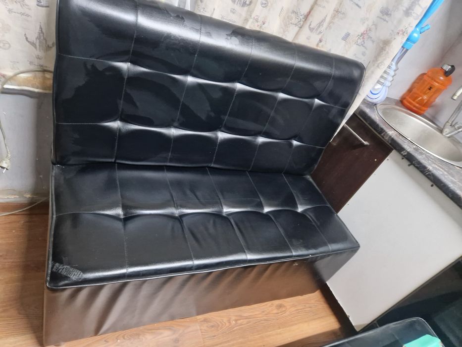 Продам диван срочно