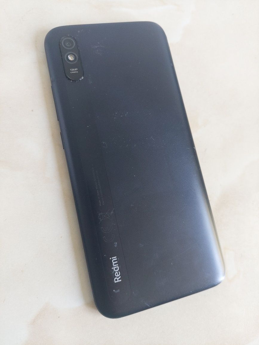 Vând Xiaomi Redmi 9A pentru placă și restul pieselor, este spart /poze