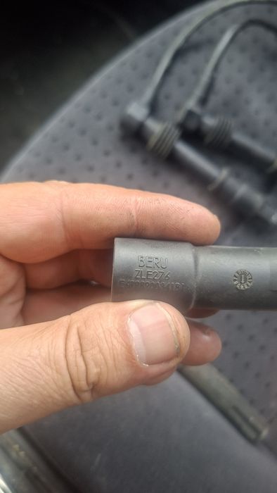 кабели и щекери за свещи ауди а4 / паса б5 бензин 1.8 125 коня