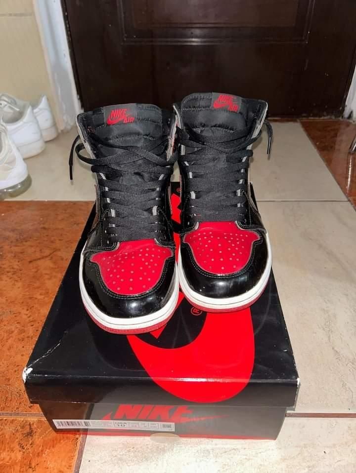 Air Jordan 1 High OG Patent Bred


Jordan 1 High Patent bred 
marimea