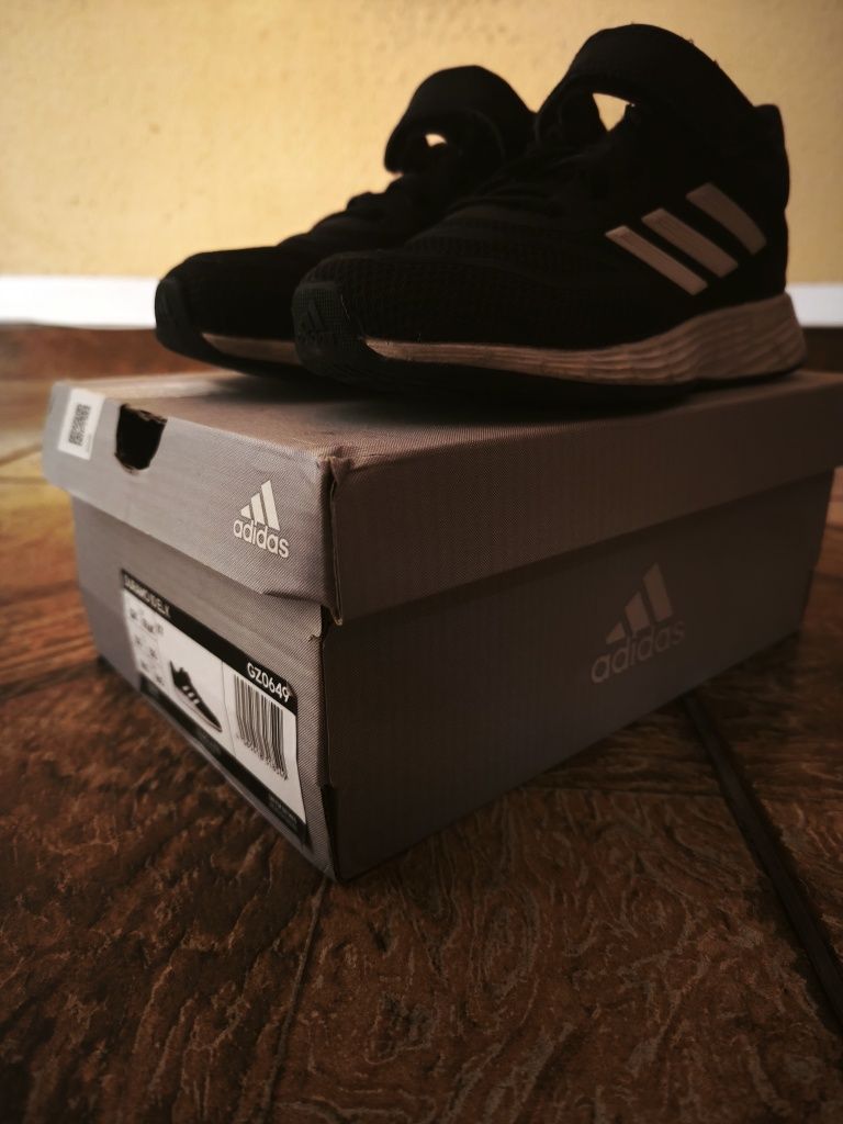 Adidas Duramo 10( цена за чифт)