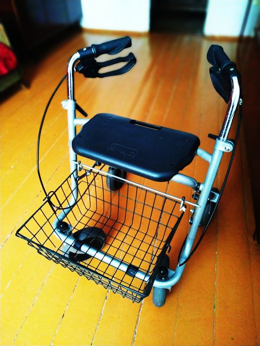 Продам ходунки для взрослых