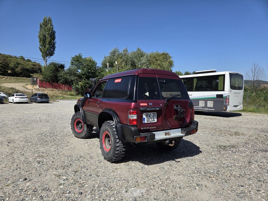 Nissan Patrol Y61 autoutilitar