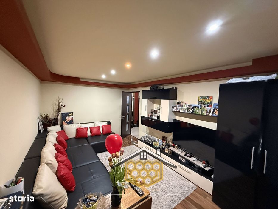 Apartament decomandat 3 camere, 2 balcoane, zona Calea București