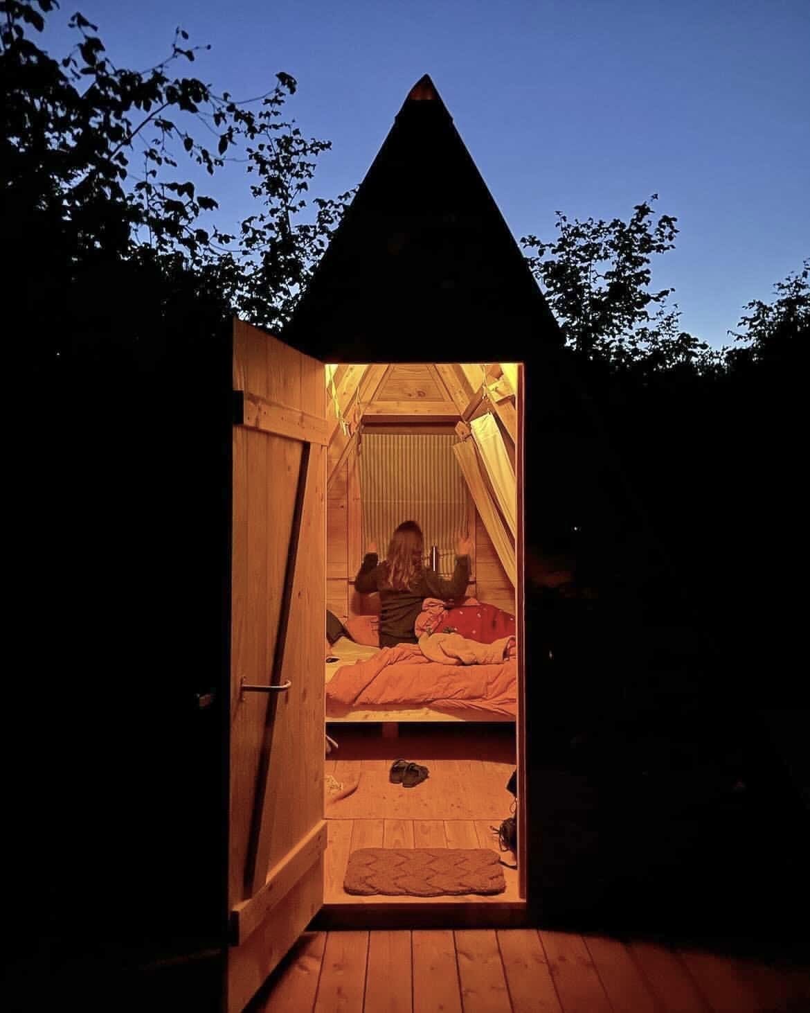 A-frame, Aframe, tiny house, casuta gradina, birou gradina, dormitor