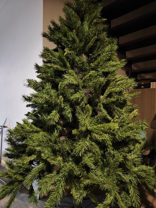 Brad artificial de Crăciun 2,10 inaltime