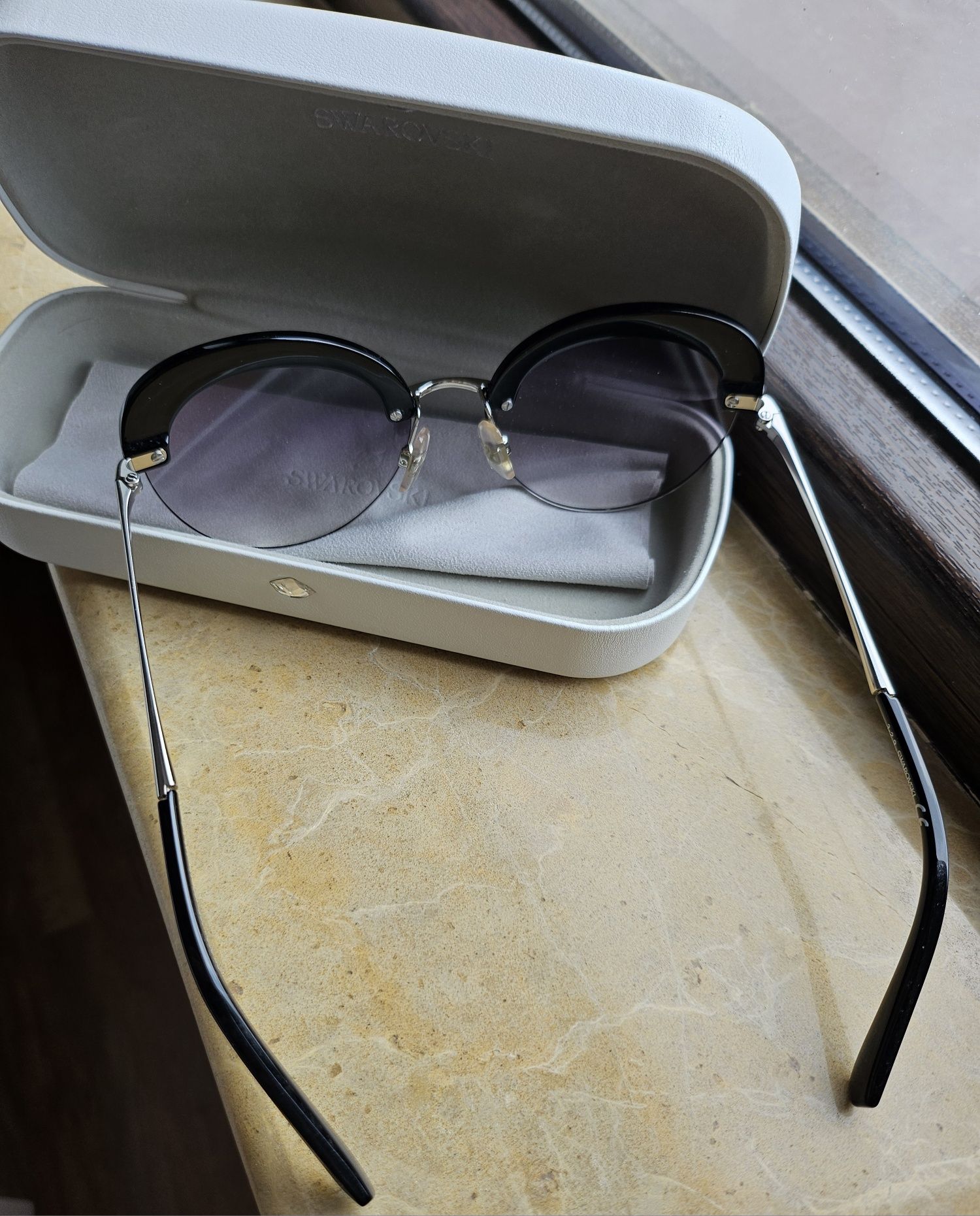 Слънчеви очила Swarovski