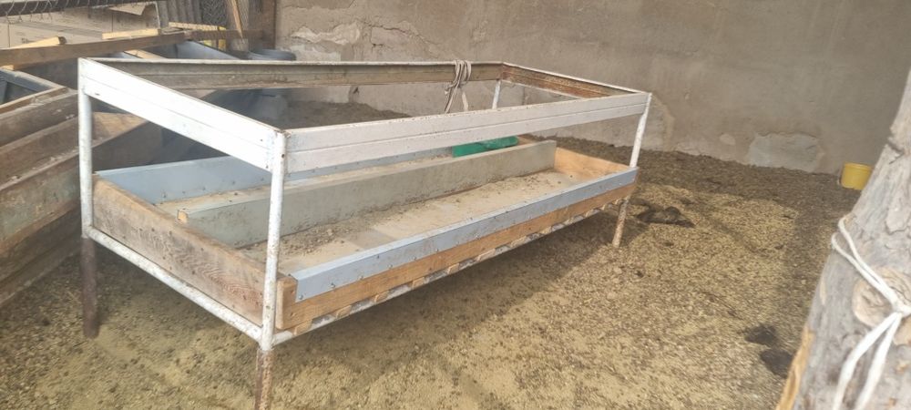 Продам Кормушку для СКОТИНЫ