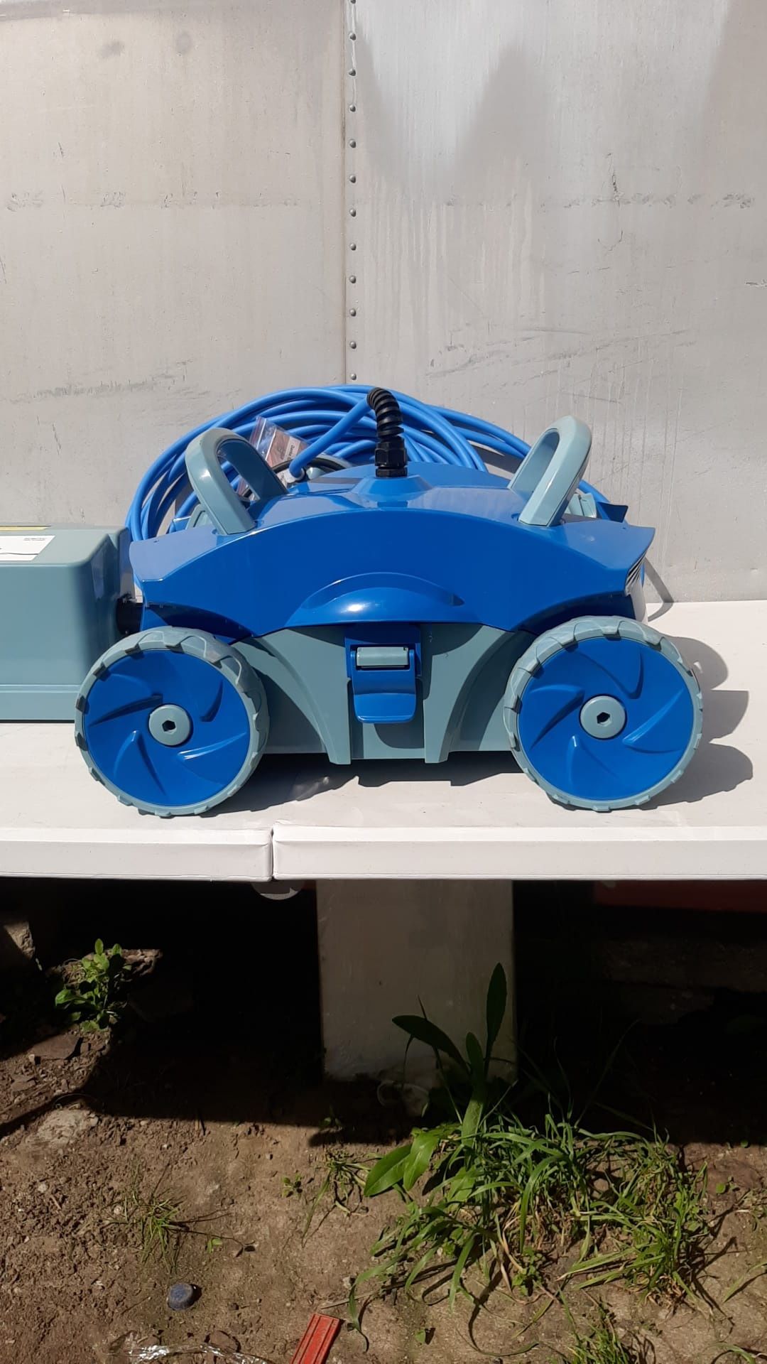 Robot de curățat piscina