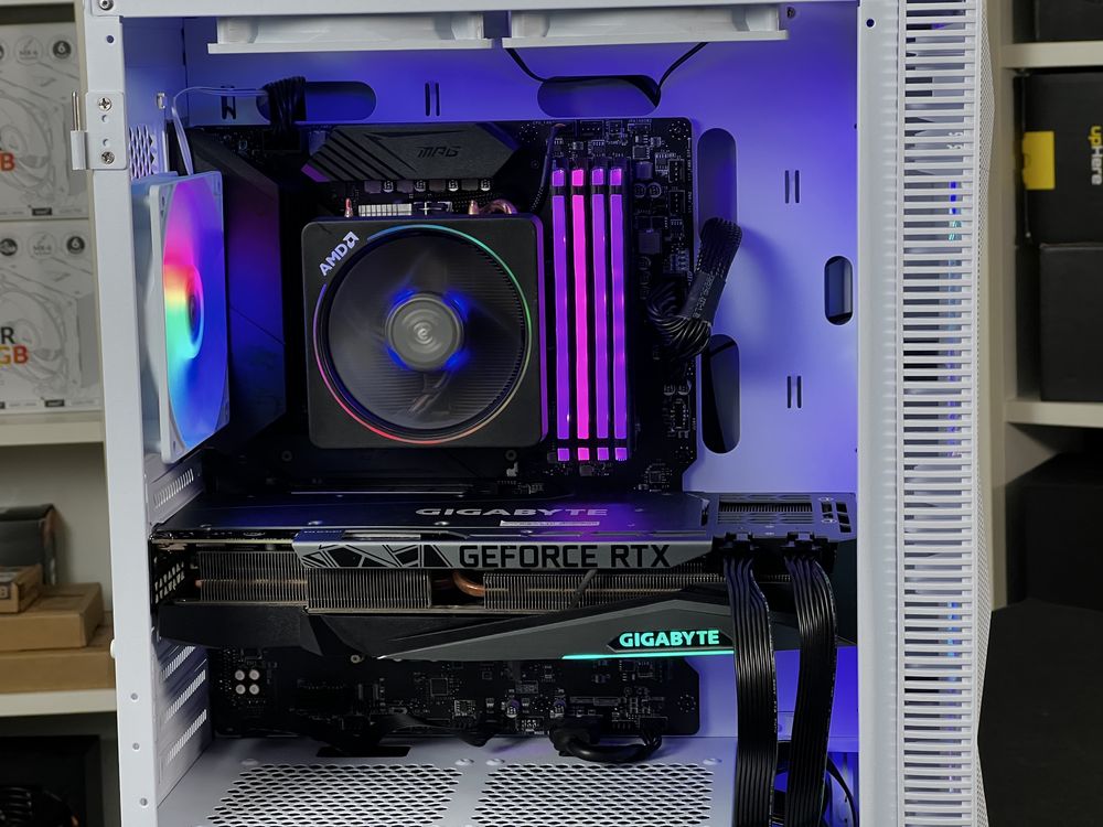 PC Ryzen 7, 32GB DDR4, SSD NVMe – Testat cu RTX 3080, 4070