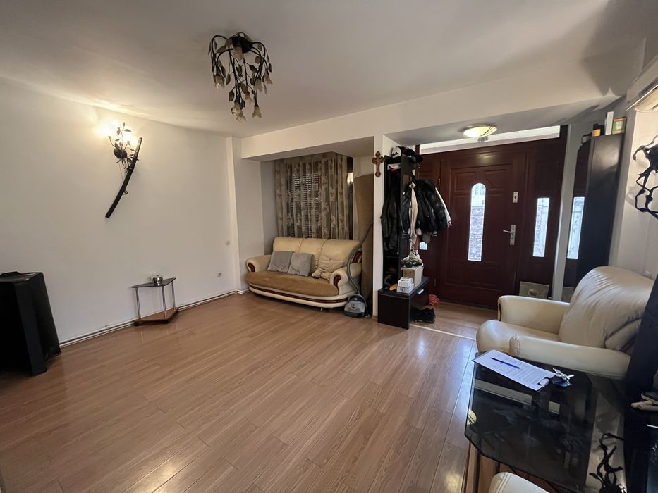 Casa Parter+Etaj-Zona centrala