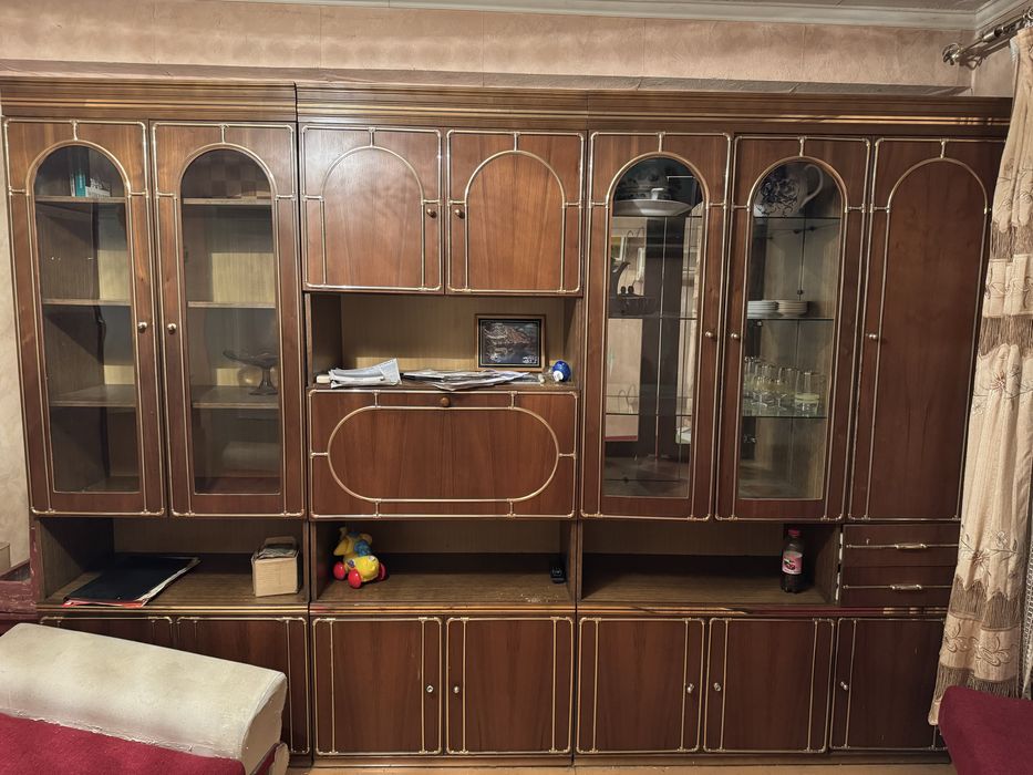 Стенка для гостиной, в хорошем состояние