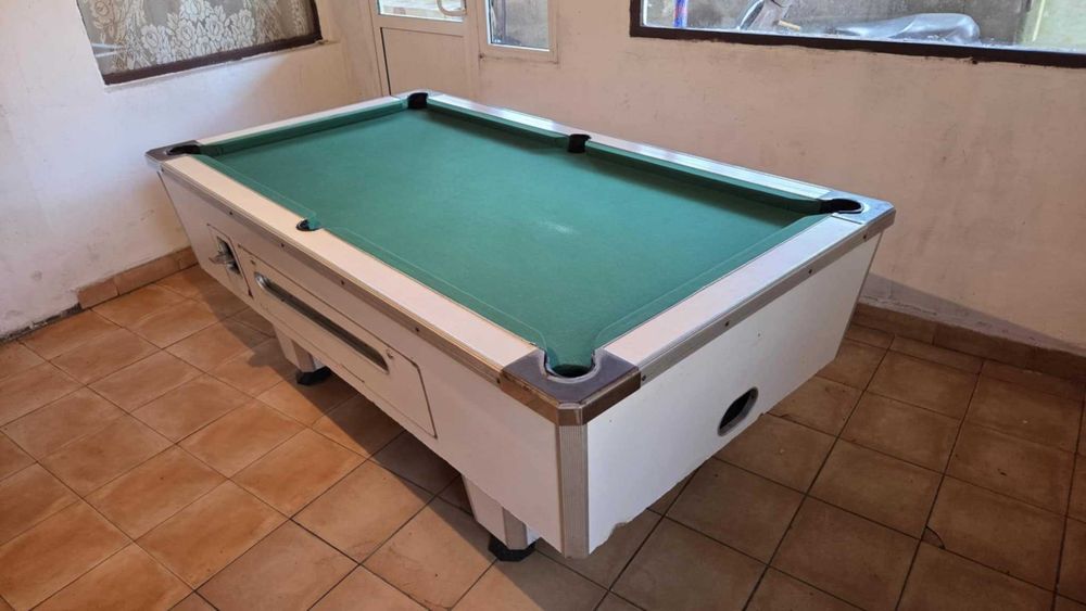 Продавам билярд.