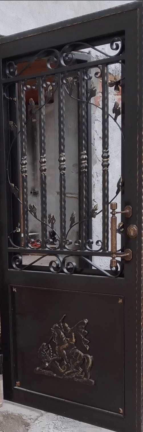 Входна врата от ковано желязо - произведение на изкуството