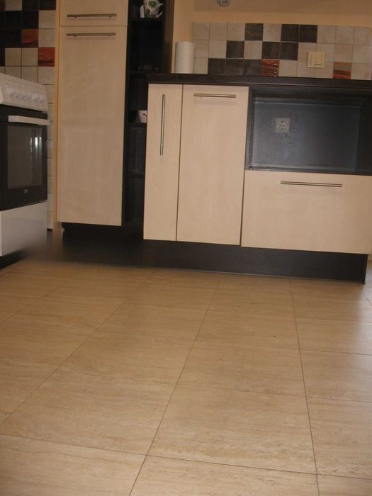 Дава се под наем Тристаен апартамент в София, Център - 91 кв.м за 750 € - Снимка #2