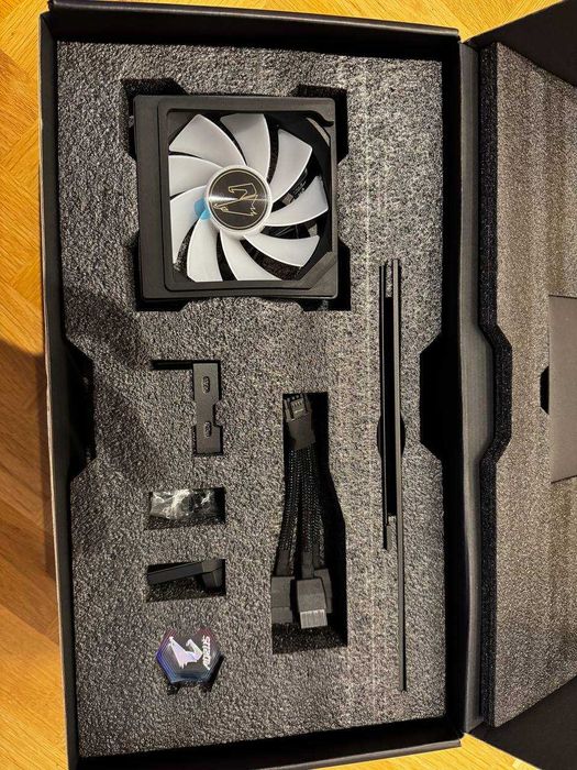 RTX 5080 AORUS Master – Placă Video de Vânzare
