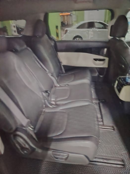 KIA Carnival 2023 y