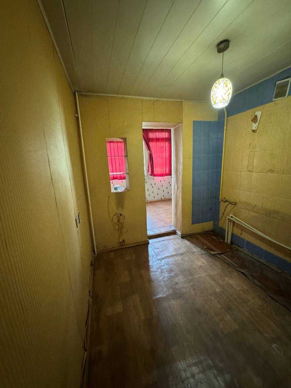 Буюк ипак Йули м-ро пр-т Мустакиллик рядом ГАИ Республики 91 м²  3\1\4