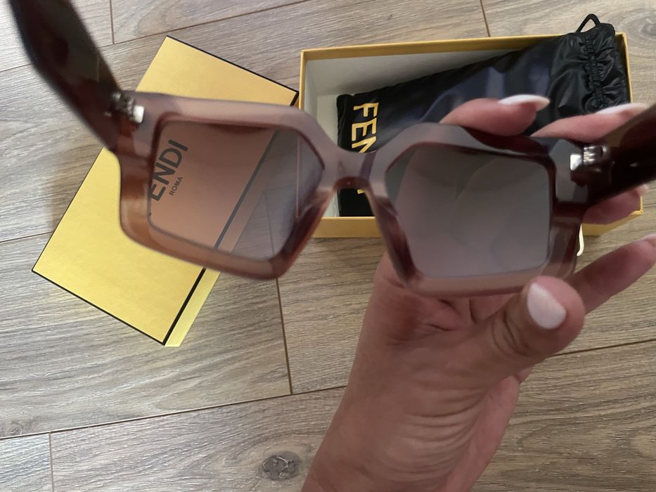 Слънчеви очила FENDI Roma