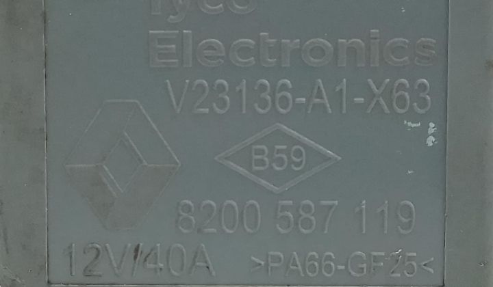 Releu  8200587119 Fiat Talento  seria