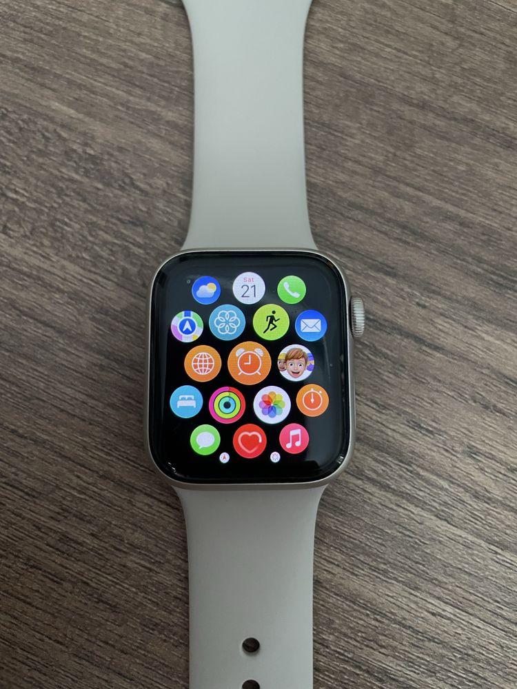 Apple Watch SE (2nd Gen) 40 mm