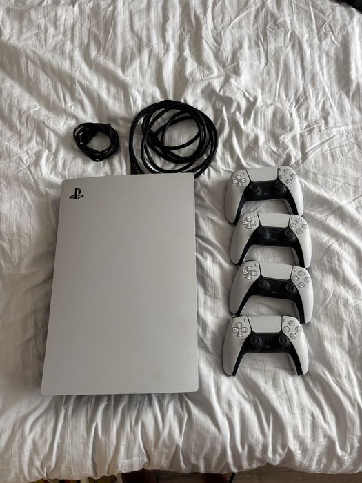Play station 5 disc cu 4 manete