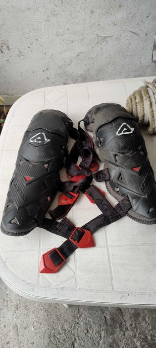 Ризница наколенки Ацербис