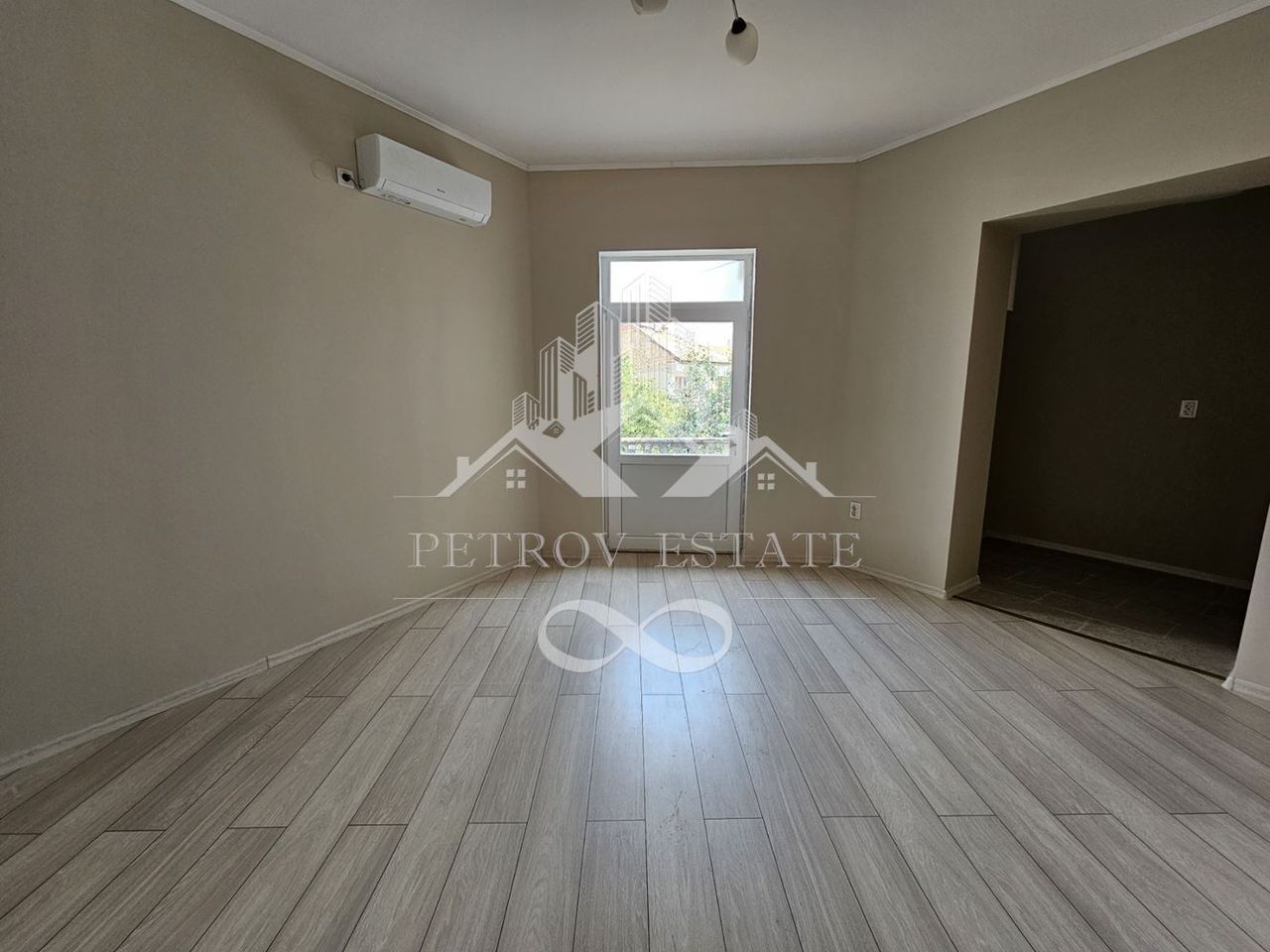 Продава се Четиристаен апартамент в Велинград - 200 кв.м за 440 €/кв.м - Снимка #4