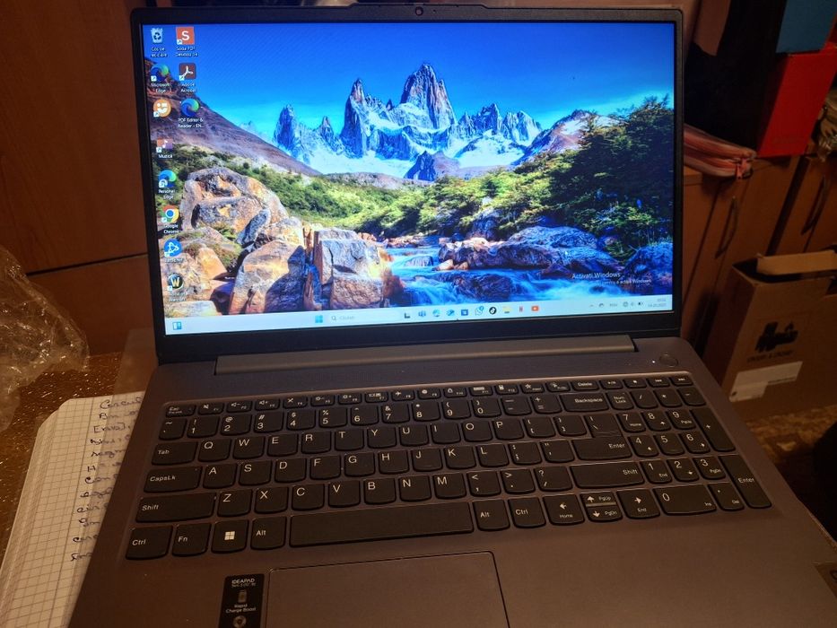 Vând laptop lenovo