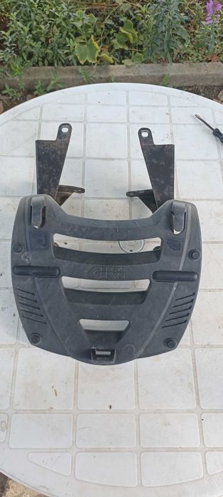 Багажник Givi за Suzuki Burgman