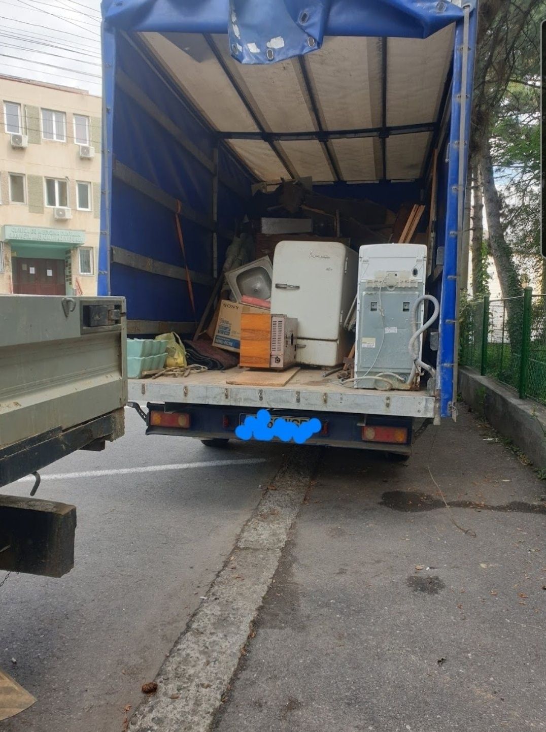 Evacuat Apartament Debarasare Mobila Veche Canapea