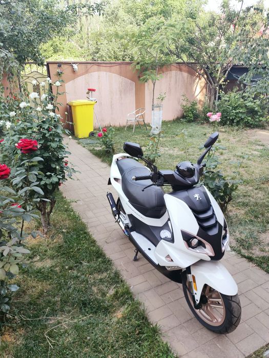 Vând scooter Peugeot Speedfight 4. 2T