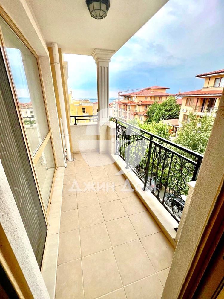 Продава се Многостаен апартамент в Свети Влас - 158 кв.м за 1906 €/кв.м - Снимка #12