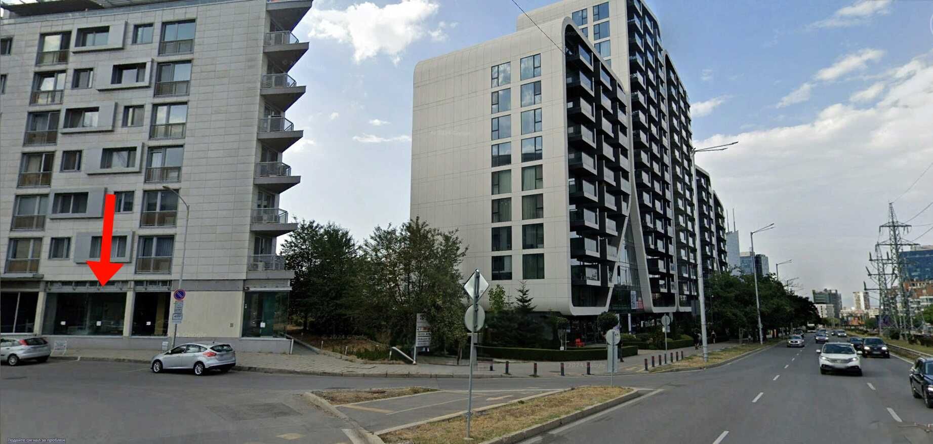 Продава ъглов магазин 240 кв.м. с лице на бул. България.