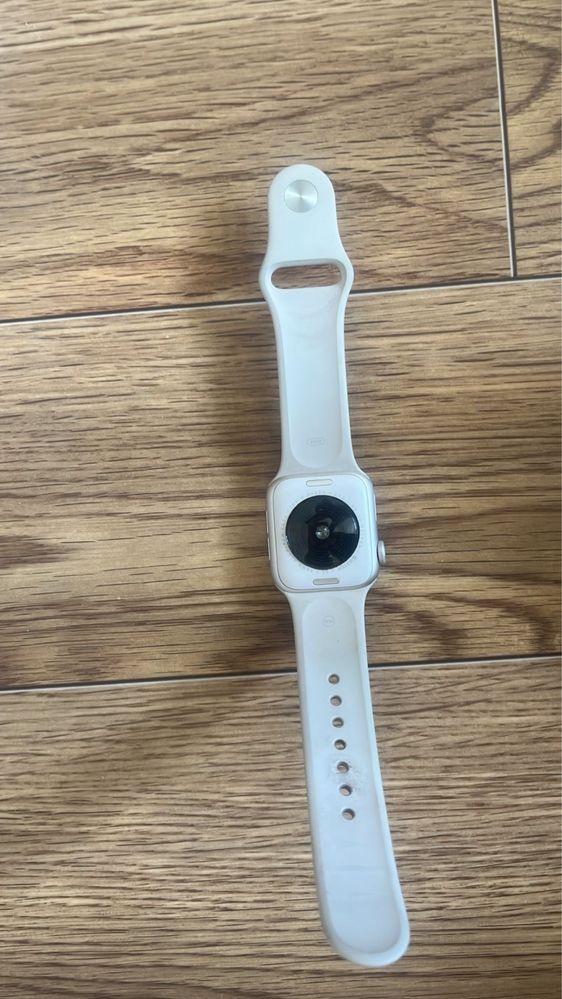 Срочно продам apple watch SE 2, 2024года