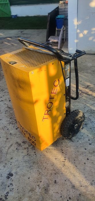 Inchiriez Dezumidificator  Industrial 120L/ 24H Constructi