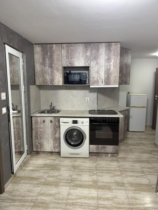 Дава се под наем Двустаен апартамент в Пловдив, Център - 40 кв.м за 300 € - Снимка #2