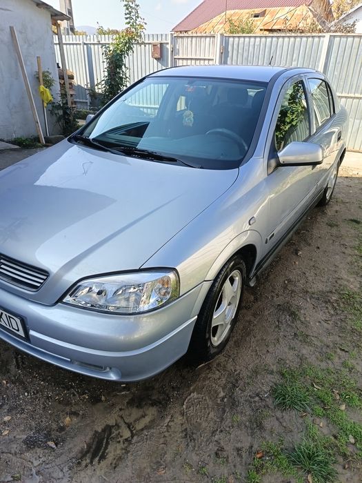 Vând Opel Astra g