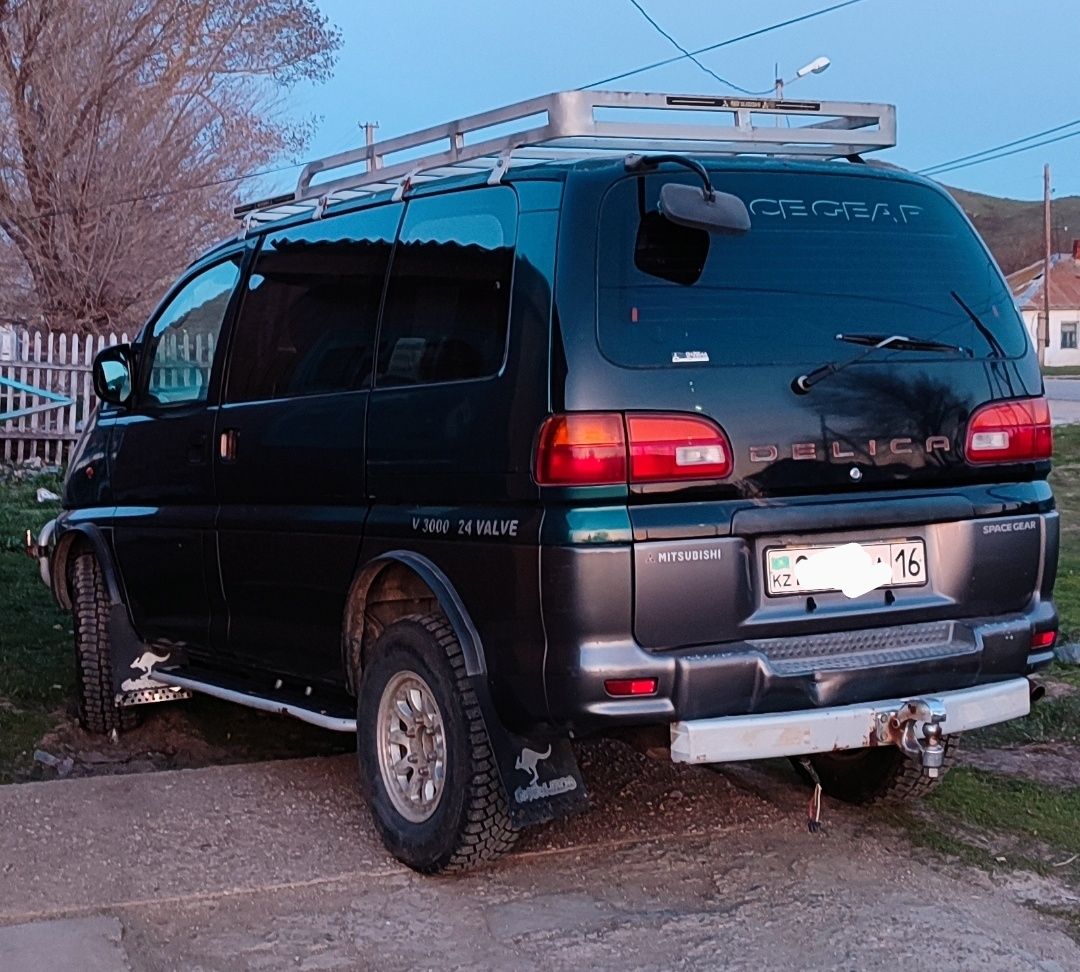 Продам Mitsubishi Delica 1995 г.в