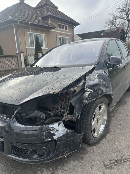 Golf 5 pentru piese sau reparat