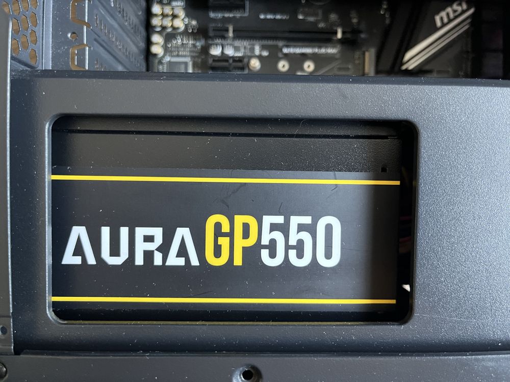 Геймърски компютър  ryzen5 3600x 16GB  + 512mb fast nvme