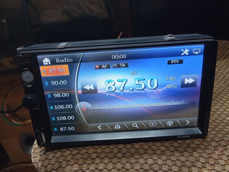 Продам автомагнитолу андроид