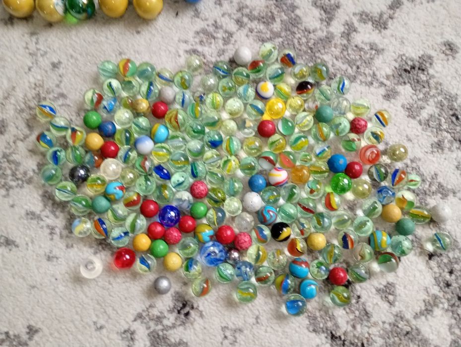 Lot 269 bile de sticla