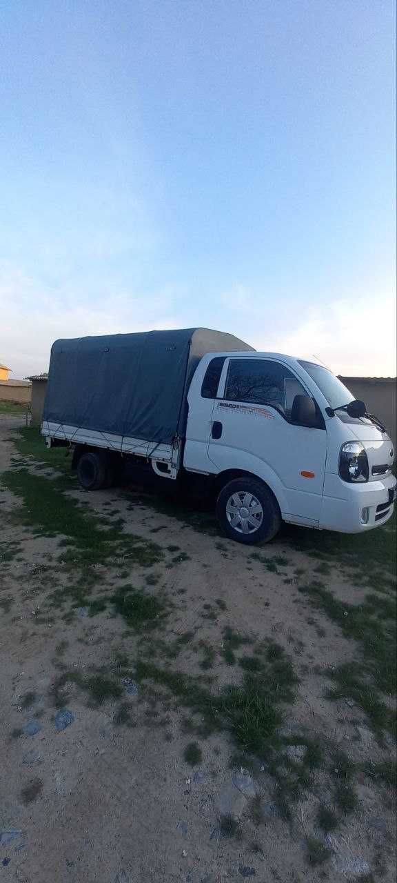 KIA BONGO Sotiladi
