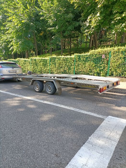Remorcă platformă, se conduce cu categoria, accept schimb...
