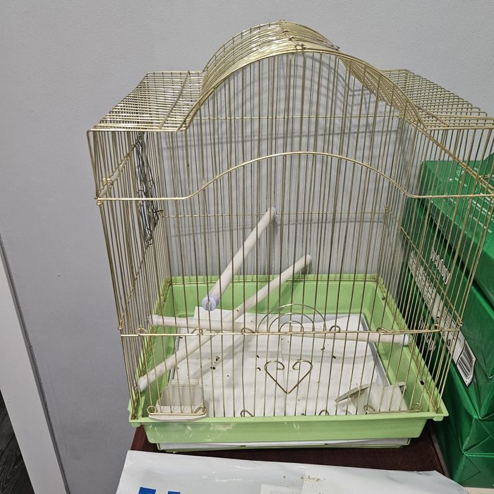 Продам клетку для попугаев