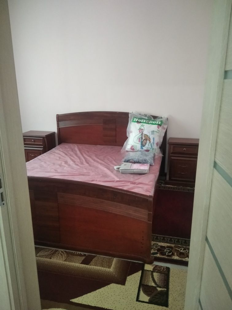 Ситидан 3 хона уй жиҳозлари билан сотилади. Дом продаётся.