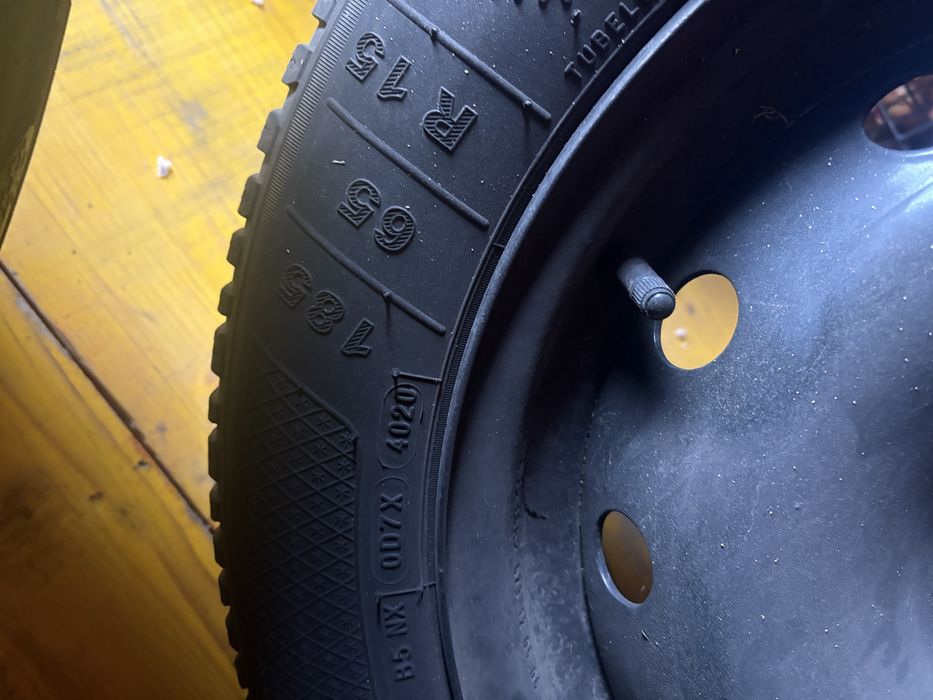 Set 4 Roti cauciucuri iarna Dacia Logan