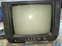 Продам чёрно белый телевизор huange на запчасть все работает